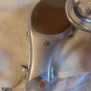 Size 7m silver slipper